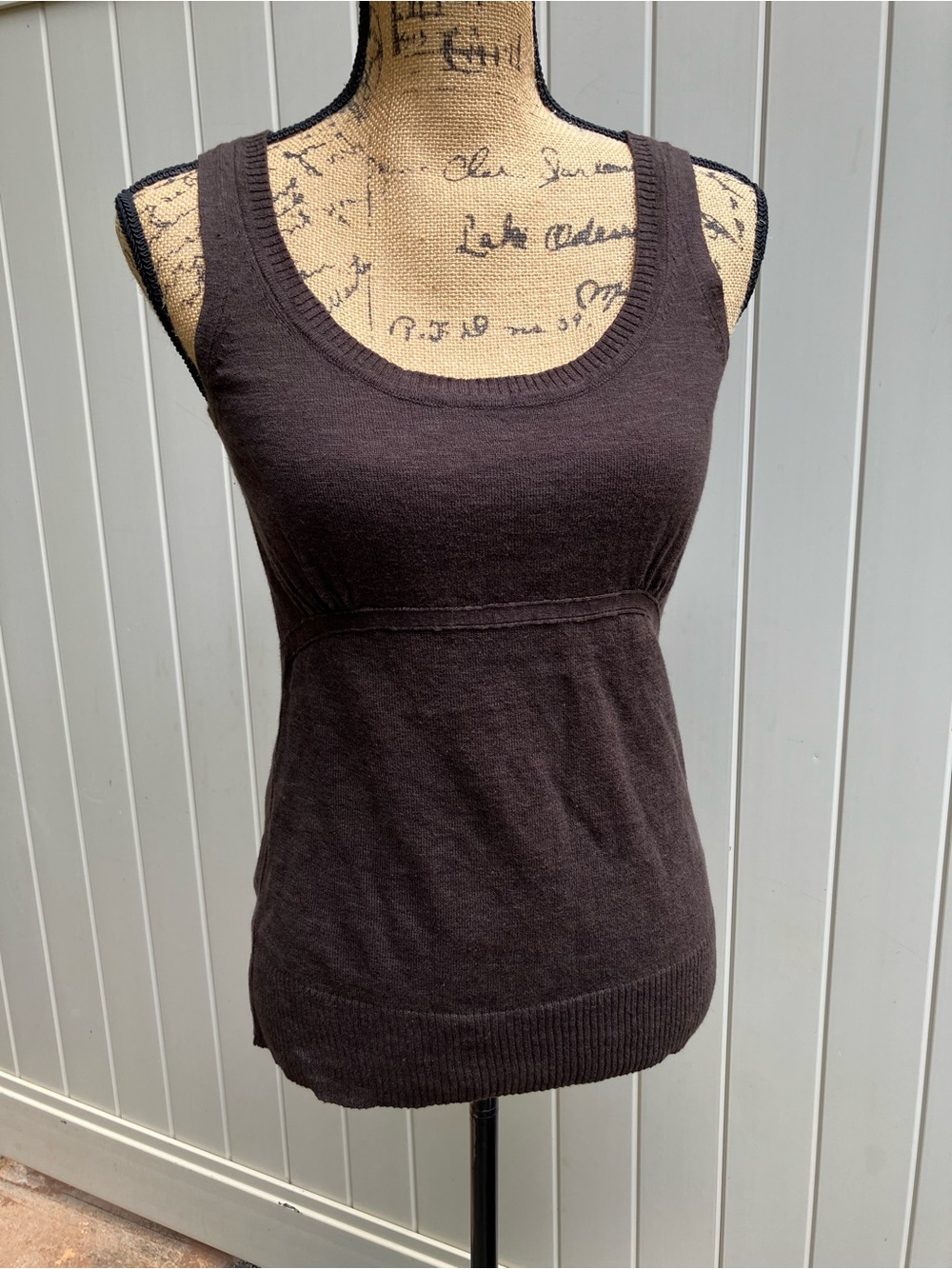 Linen cotton chocolate brown tank top Old Navy small minimalist classic everyday